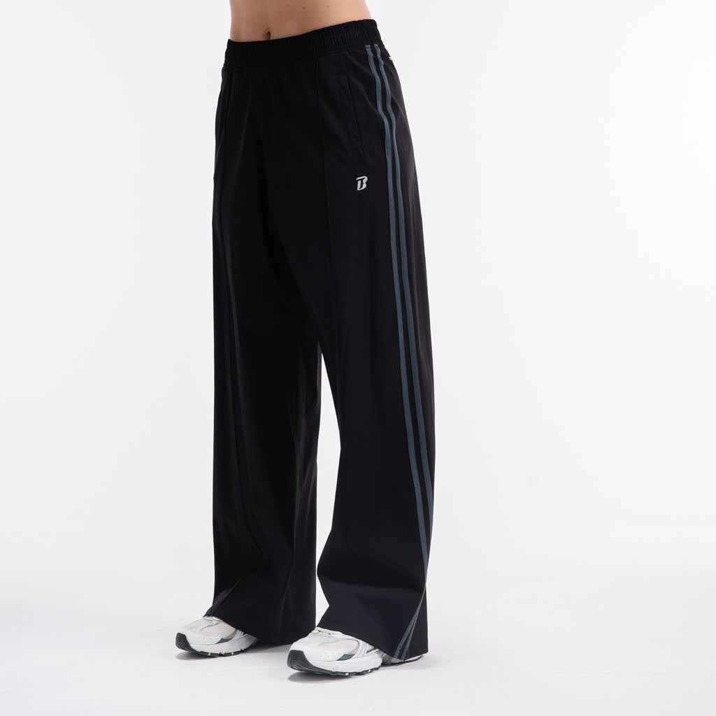color:black