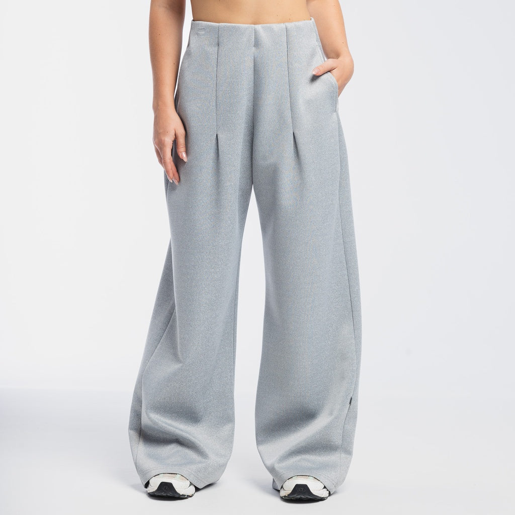 color:gray