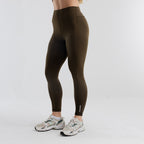 color:olive