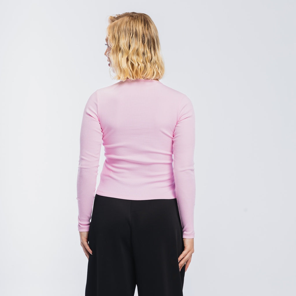 color:pink