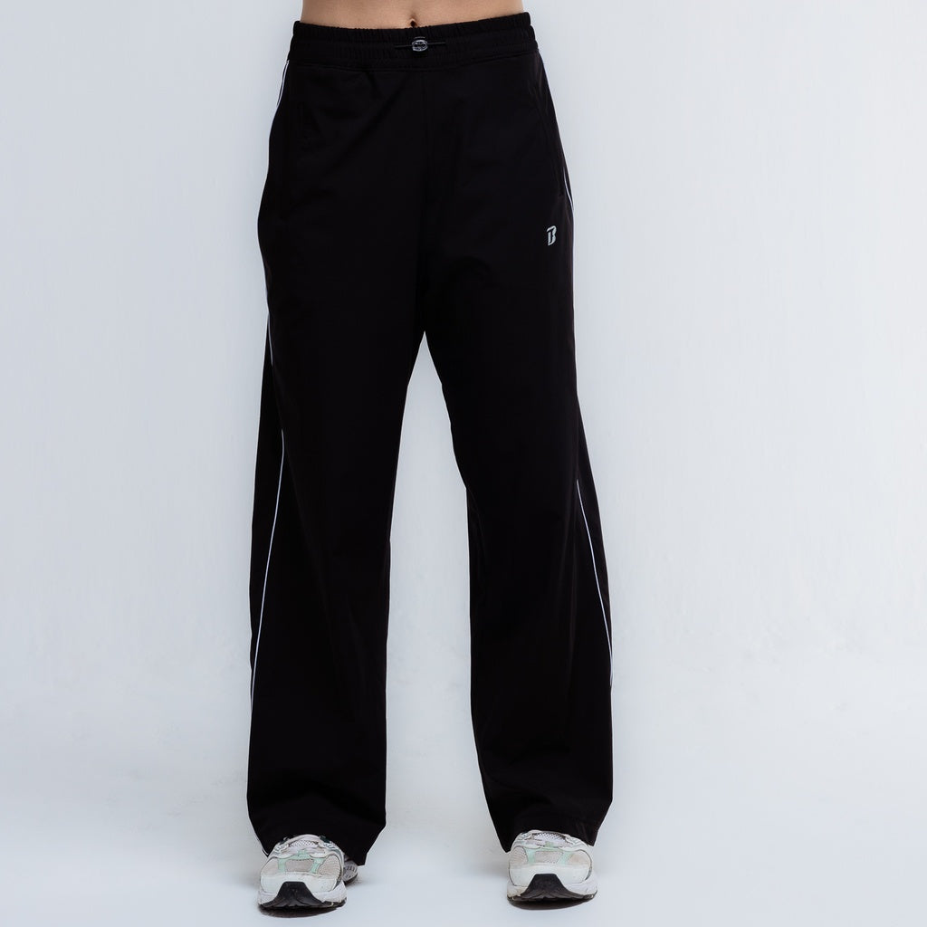 color:black