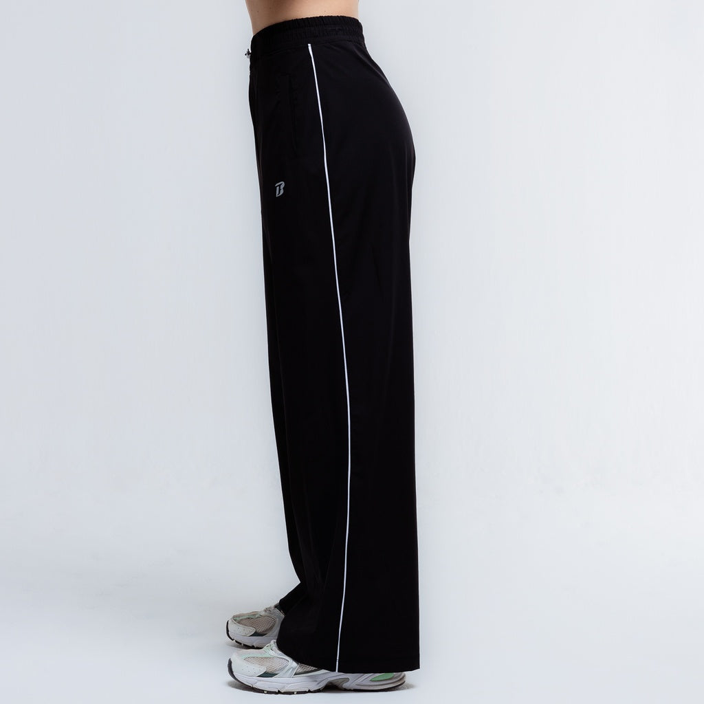 color:black