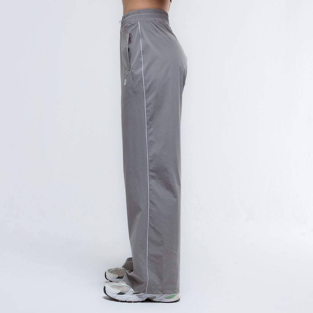 color:gray