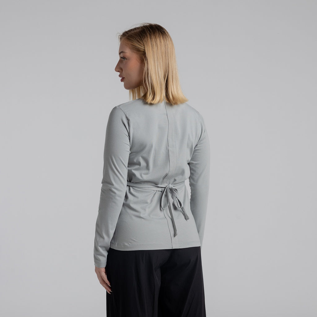 color:gray