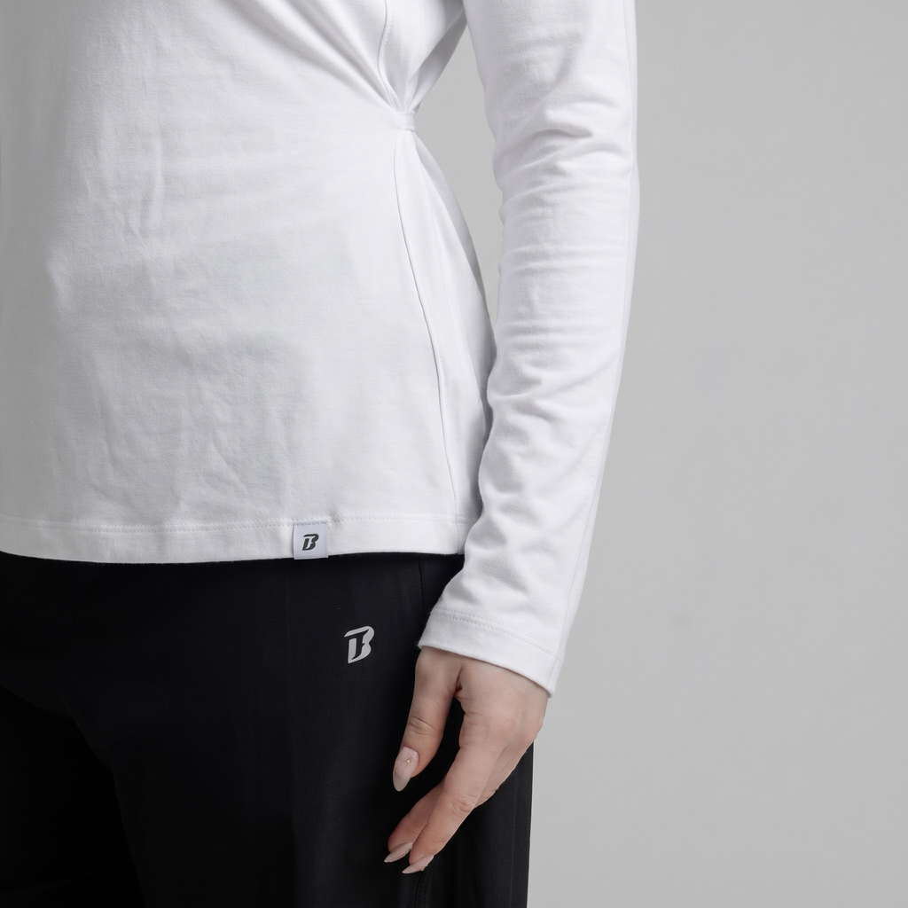 color:white