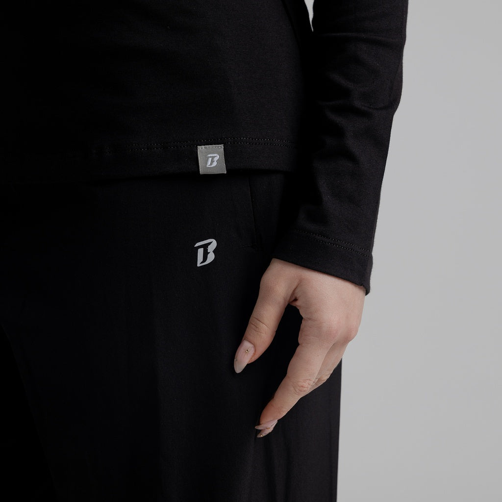 color:black