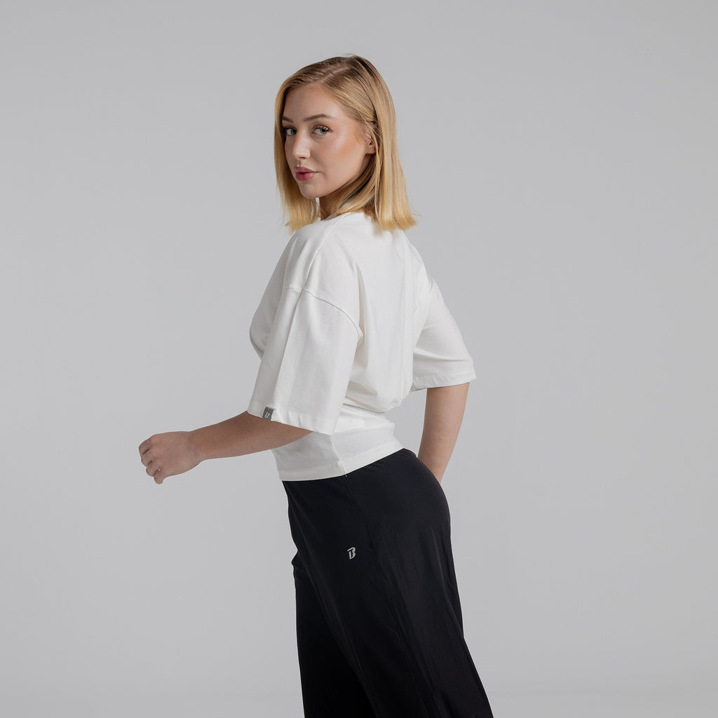color:white