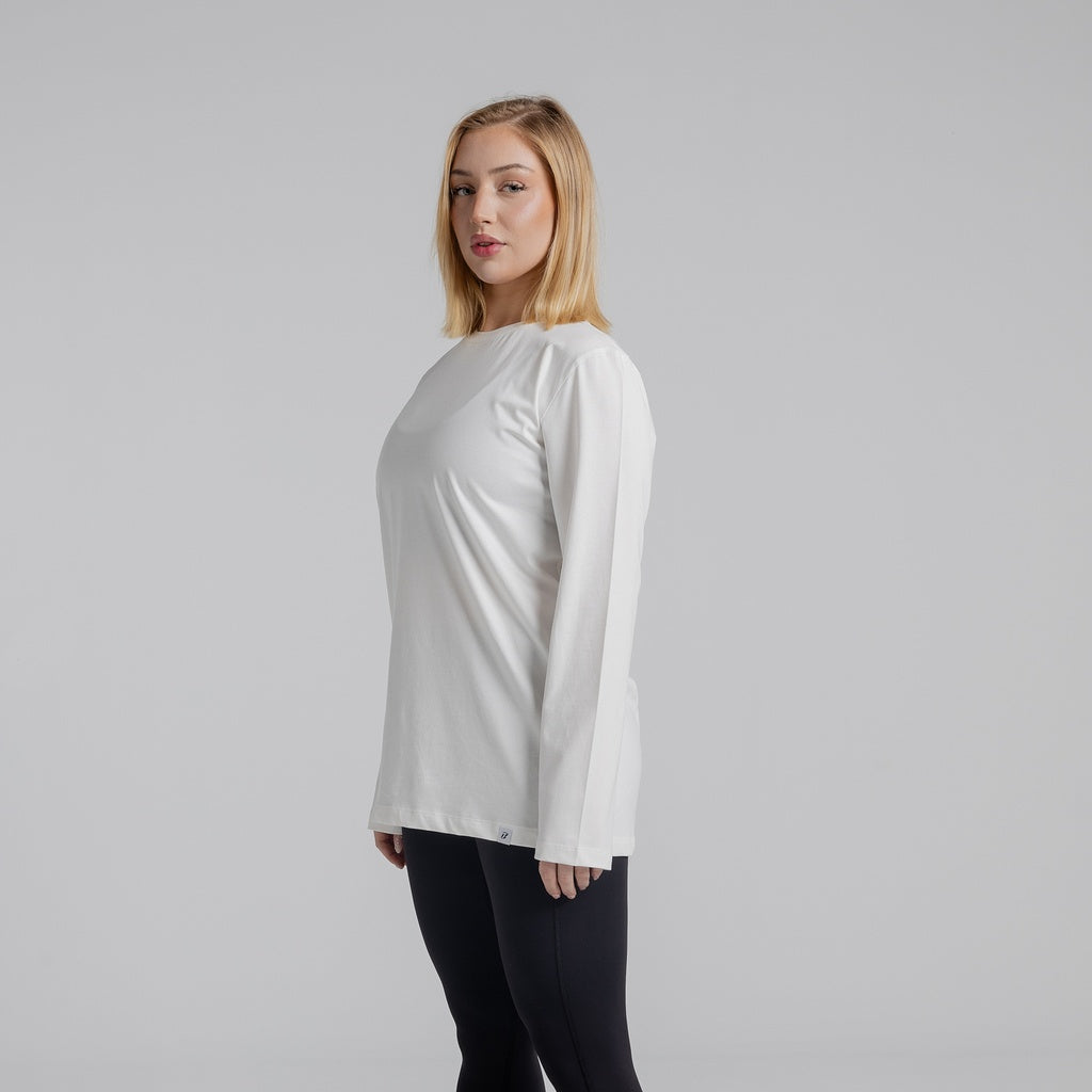 color:white