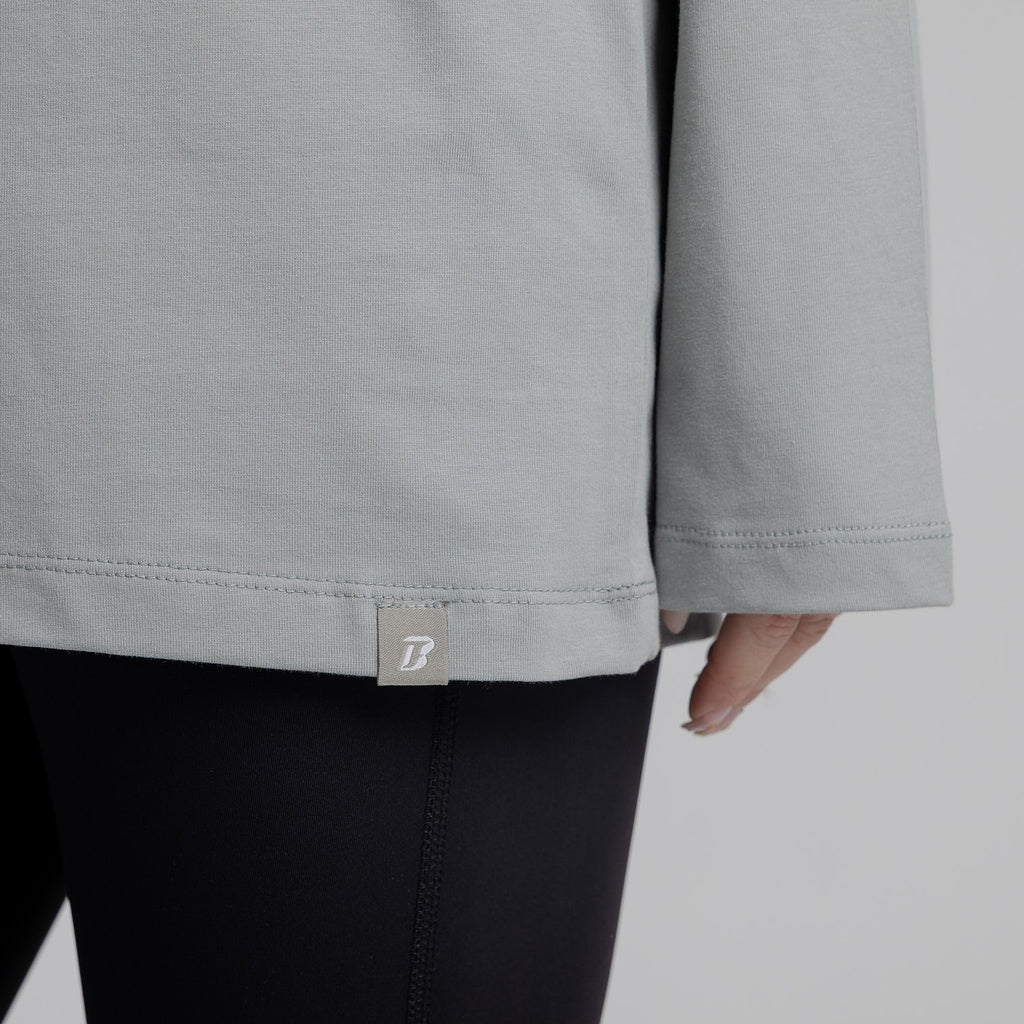 color:gray