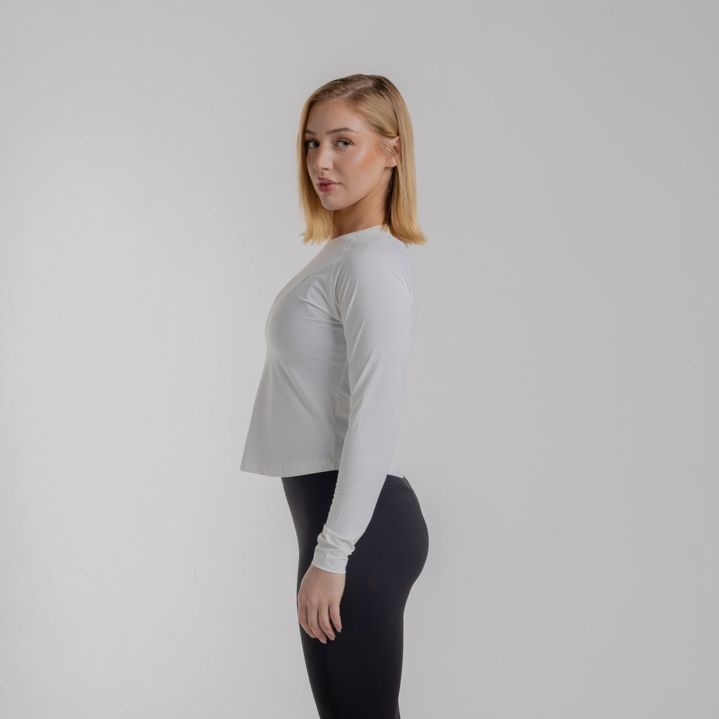 color:white