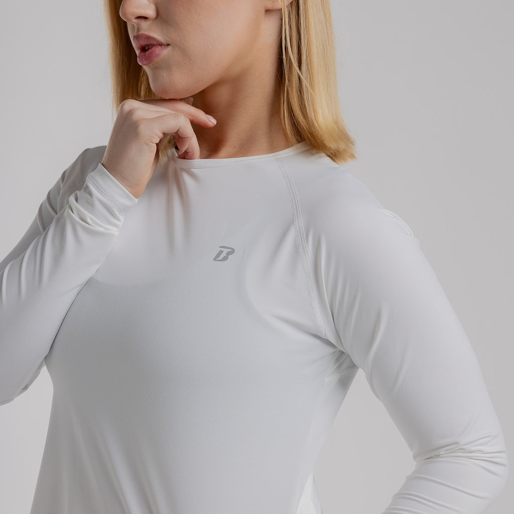 color:white