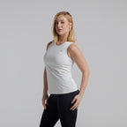 color:white