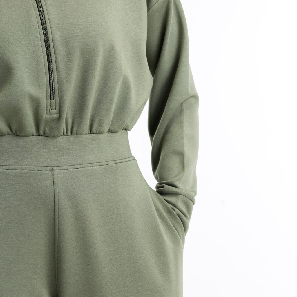 color:olive