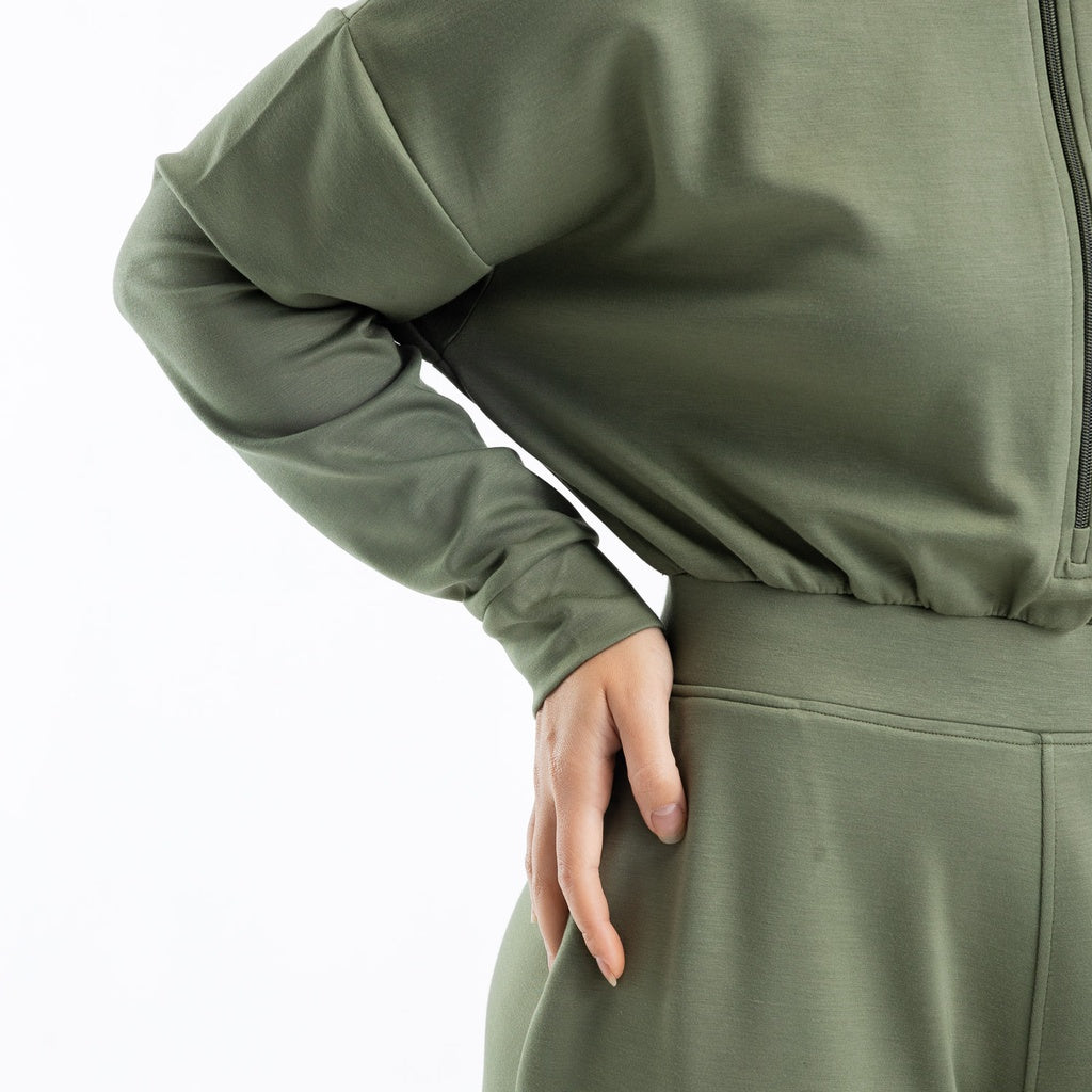 color:olive