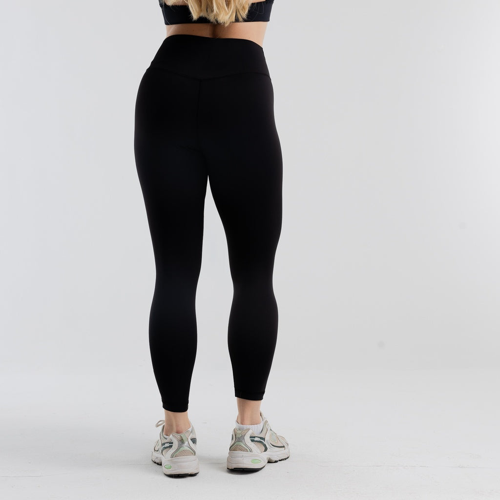color:black
