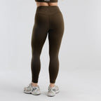 color:olive