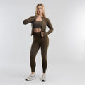 color:olive