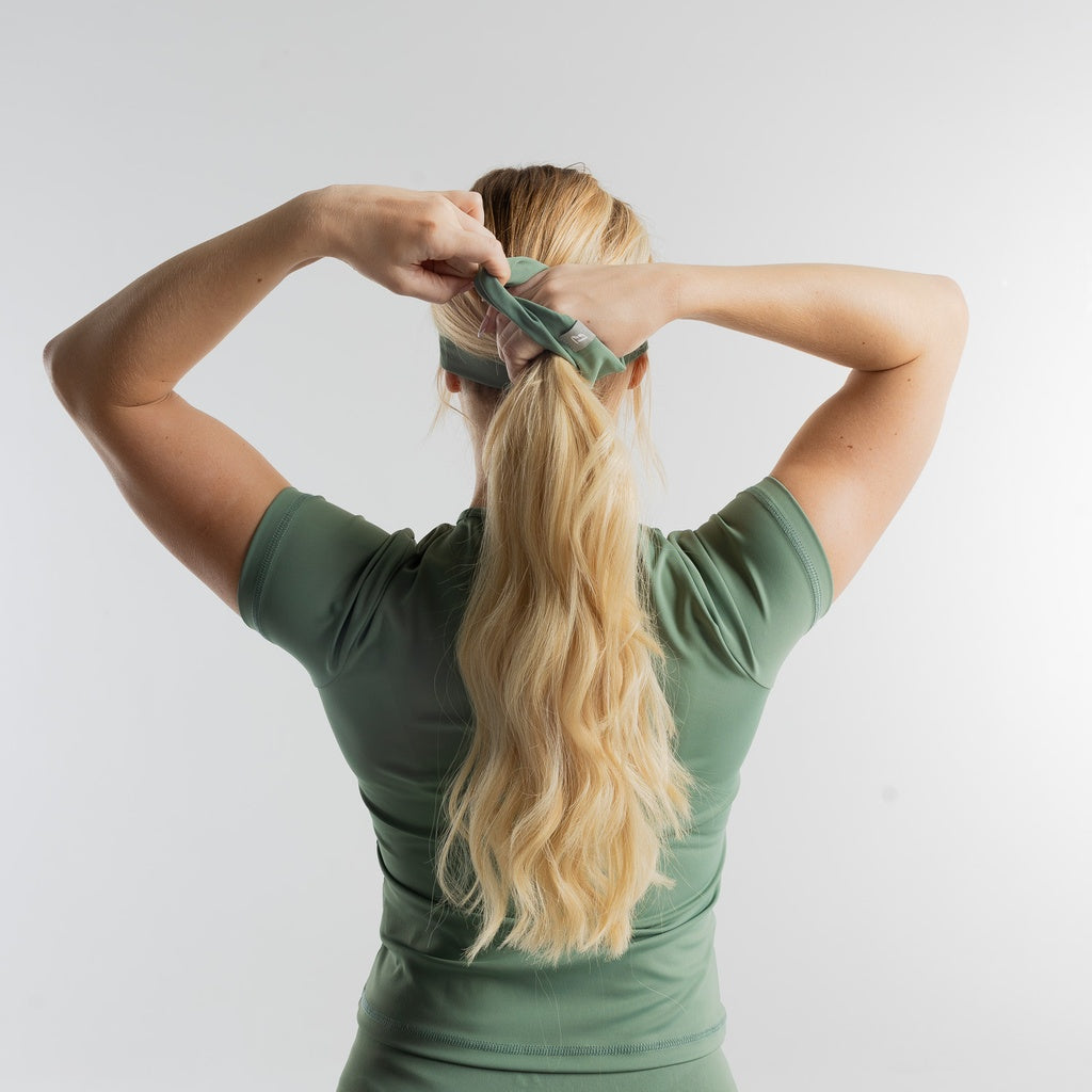 color:pistachio