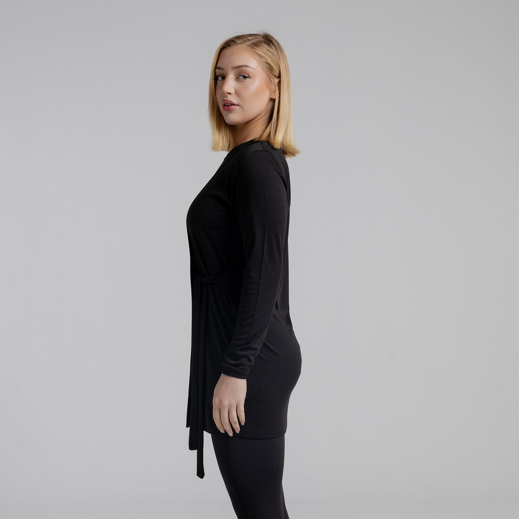 color:black