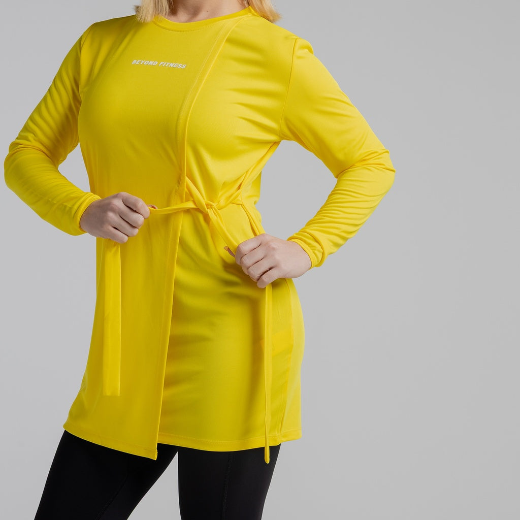color:yellow