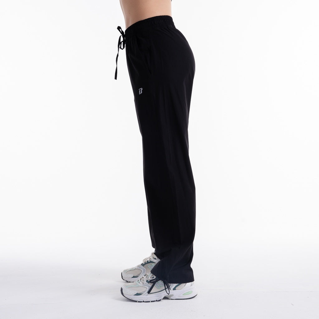 color:black