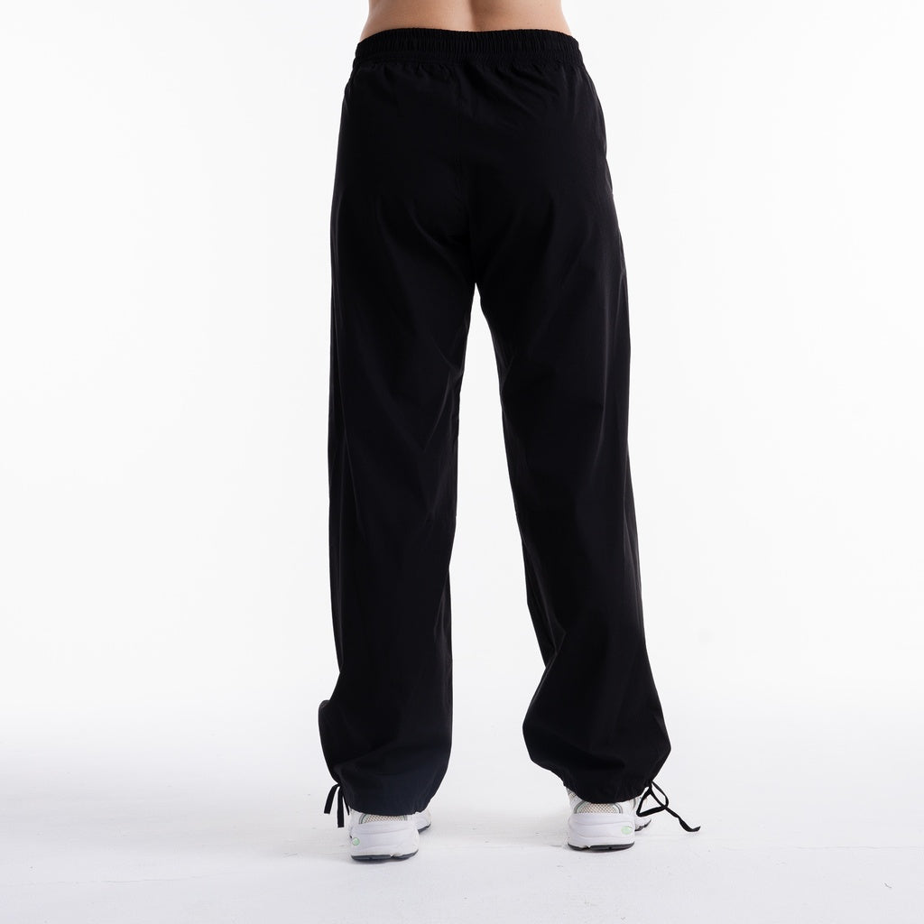 color:black