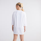 color:white