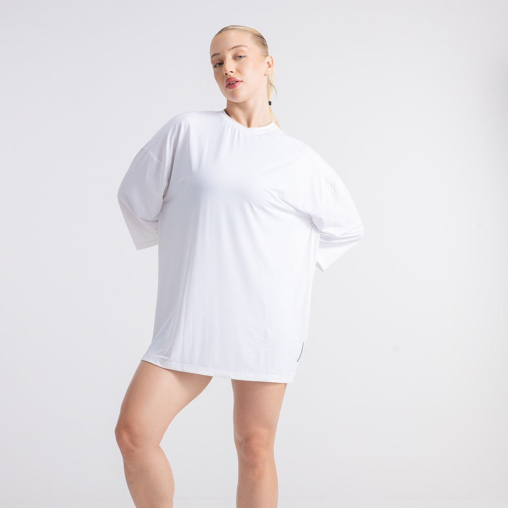 color:white