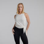 color:white